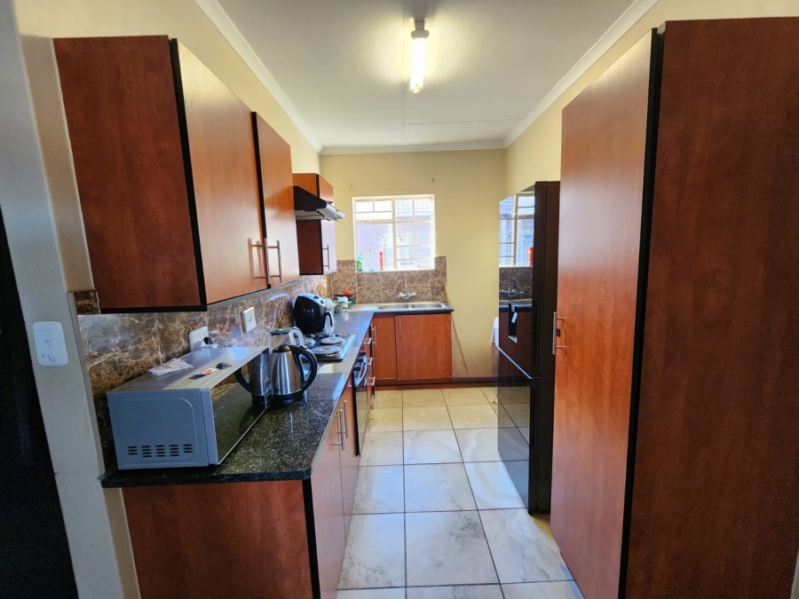 2 Bedroom Property for Sale in Waterval East North West